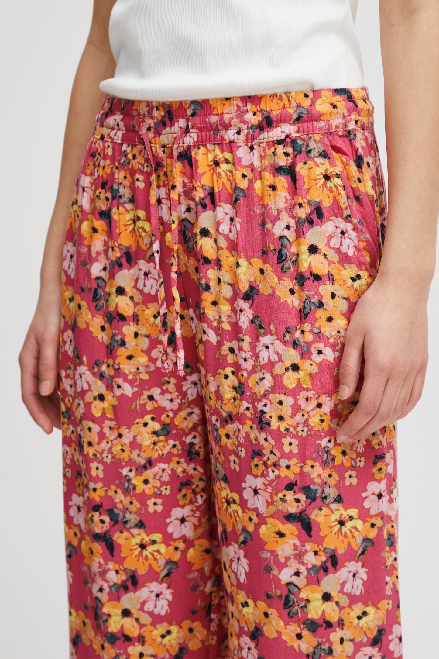 Pantalon ICHI fleurs | Carmin