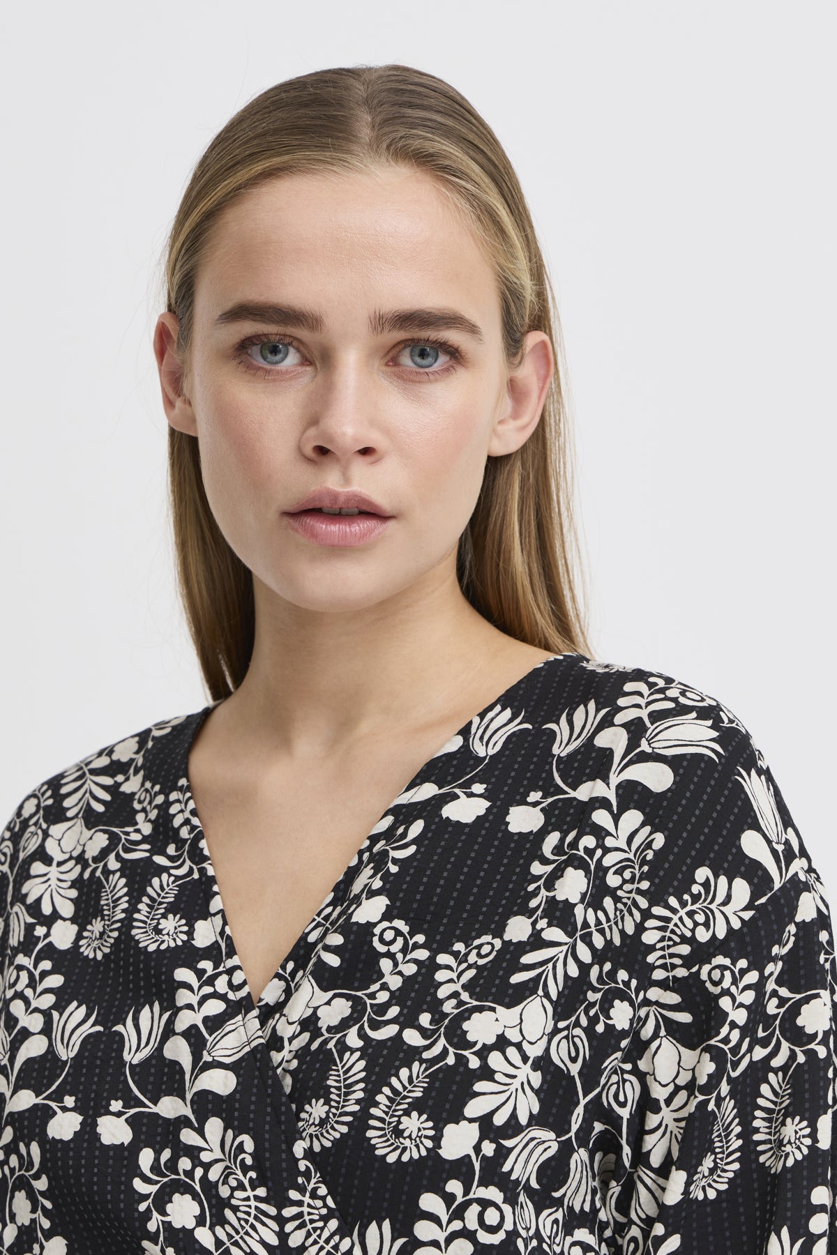 Robe Gocina | Fleurs noirs