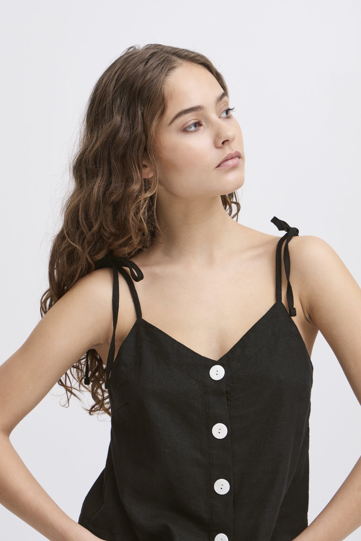 Haut Linno | Noir