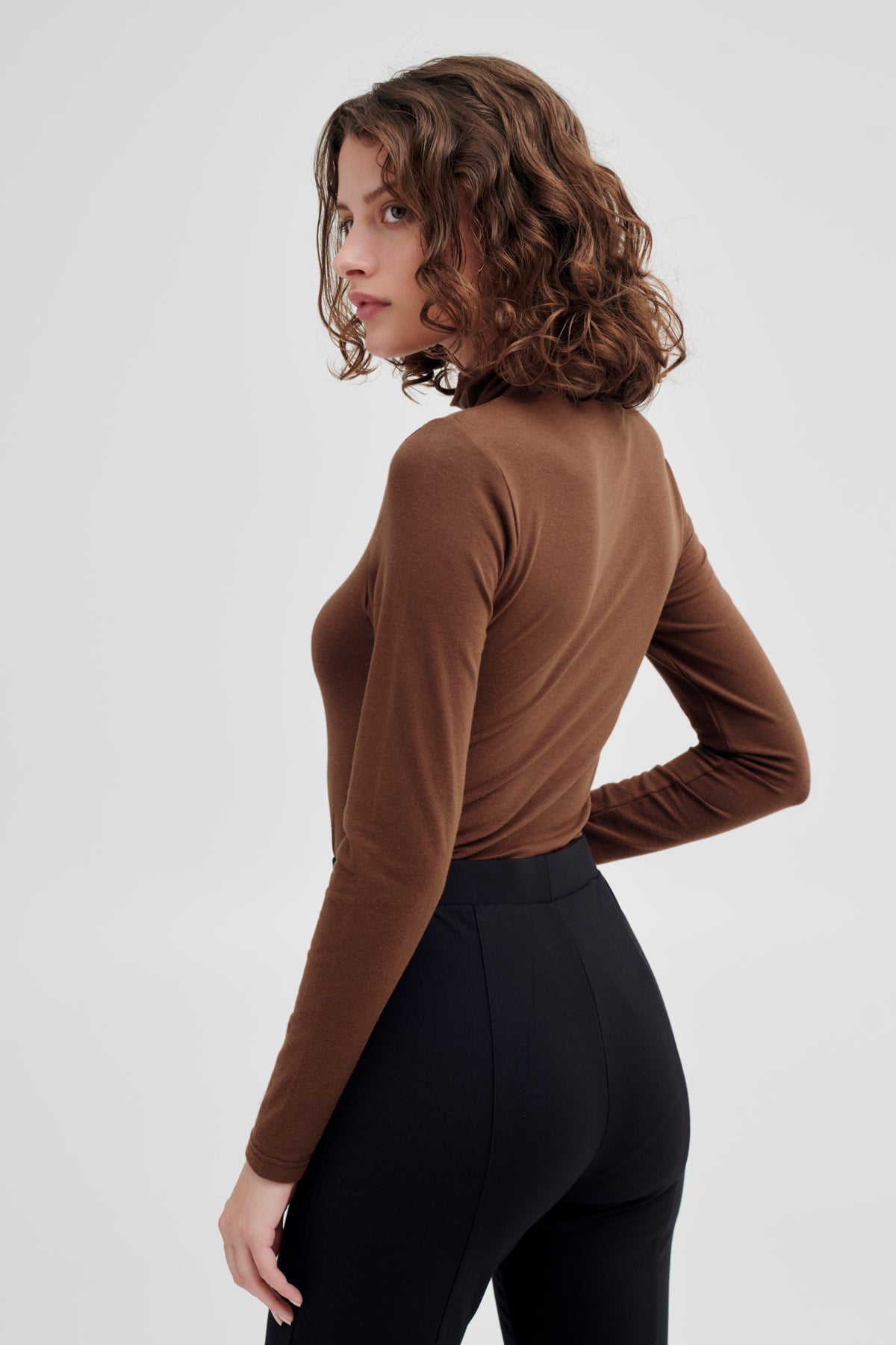 Chandail B.Young Col roulé | Brunette