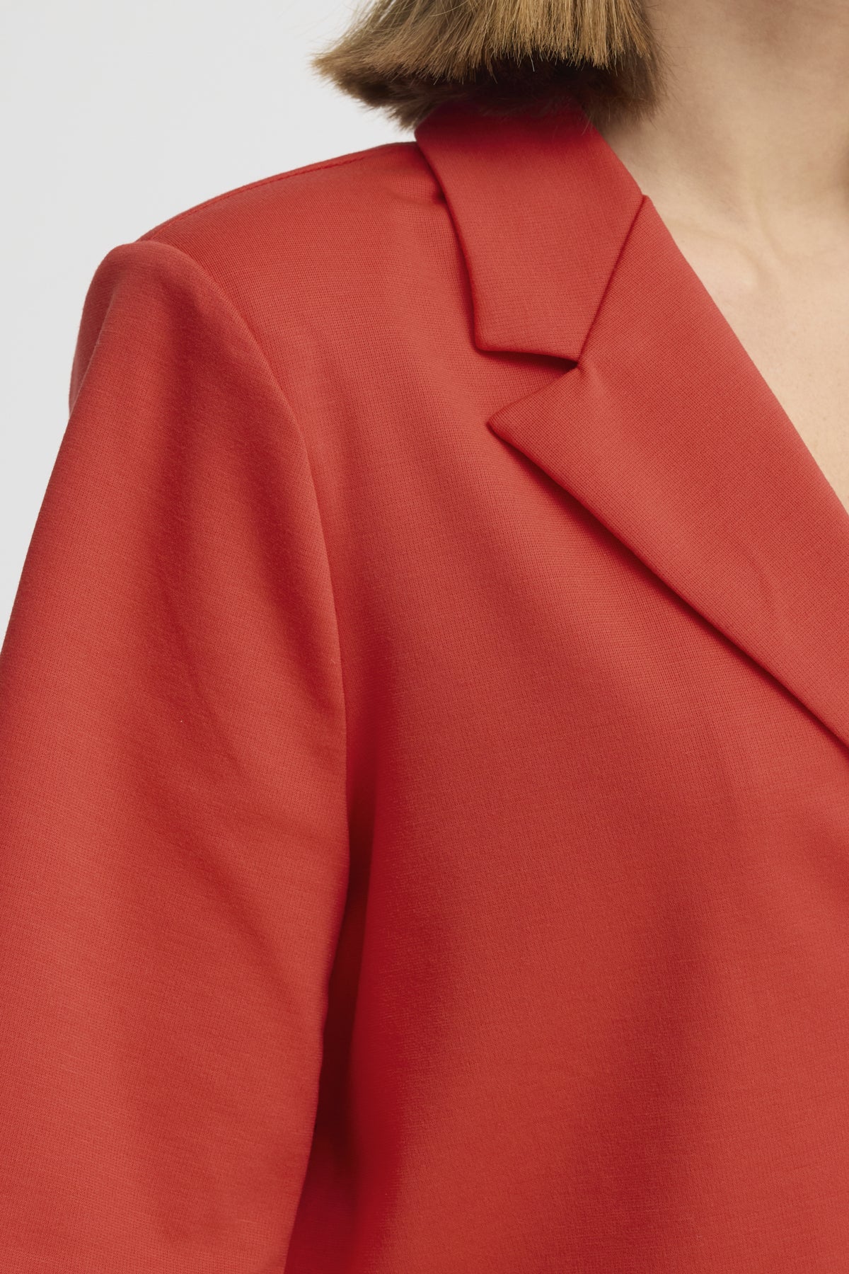 Veston Kate court | Poppy red