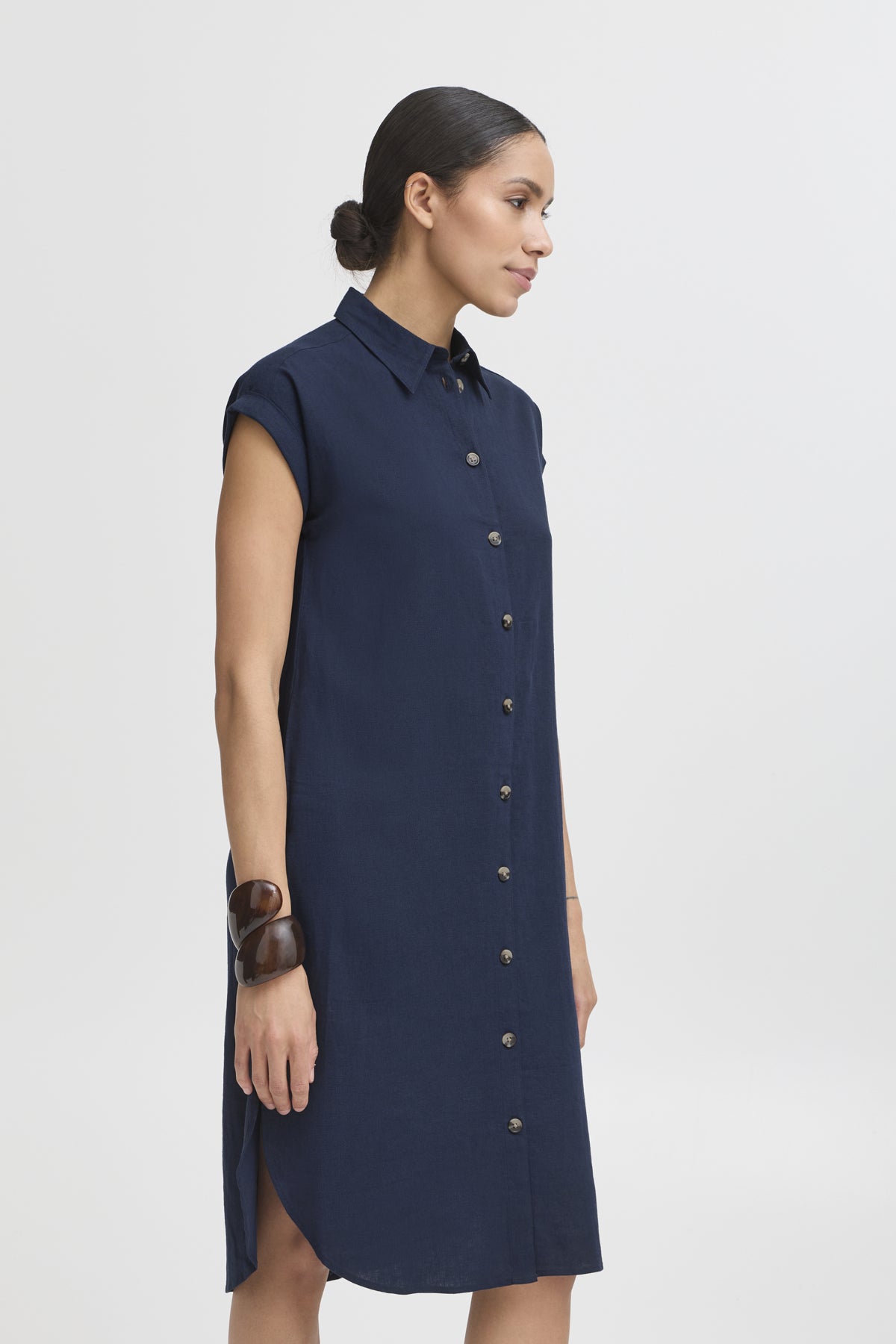 Robe Falakka - B.young | Marine