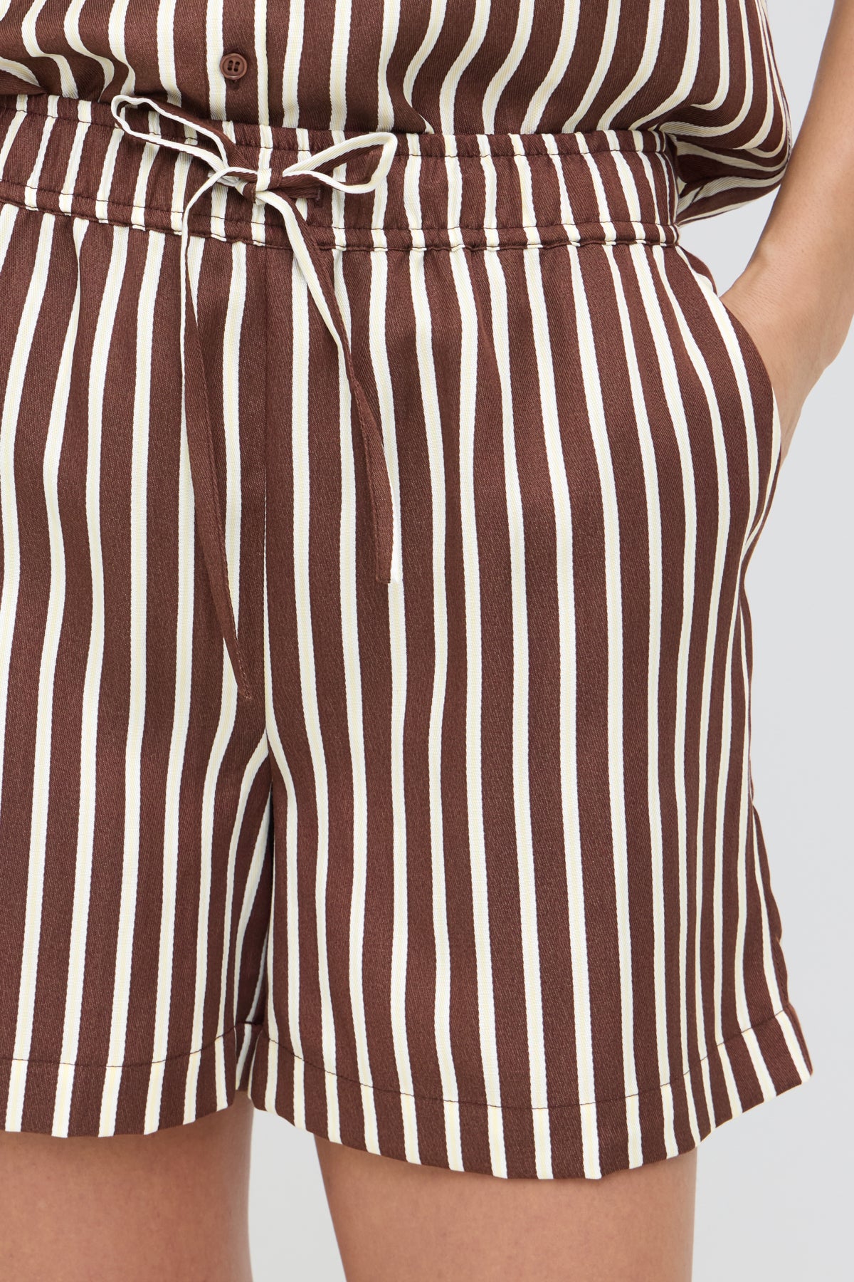 Short Evino - B.Young | Brun chocolat