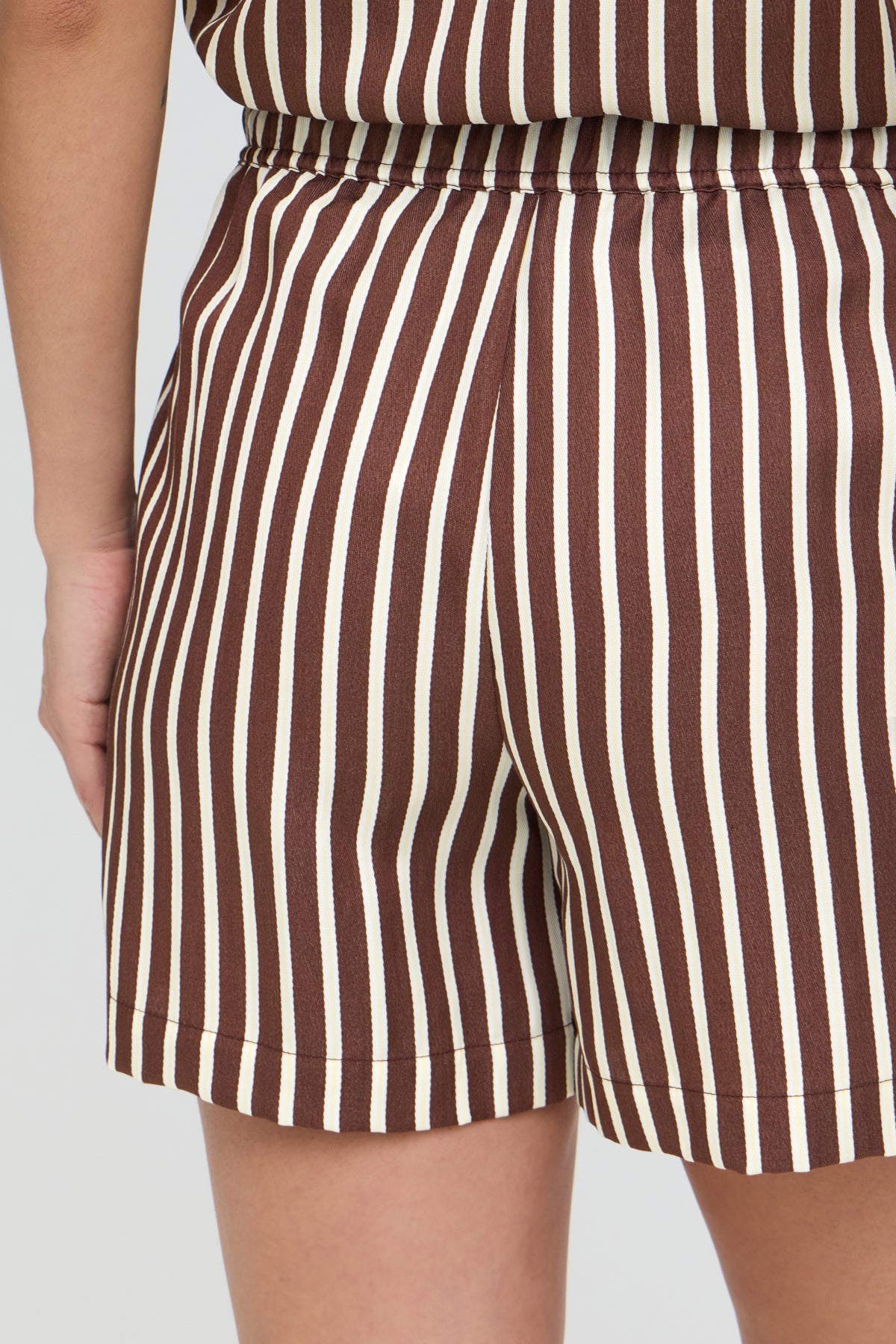 Short Evino - B.Young | Brun chocolat