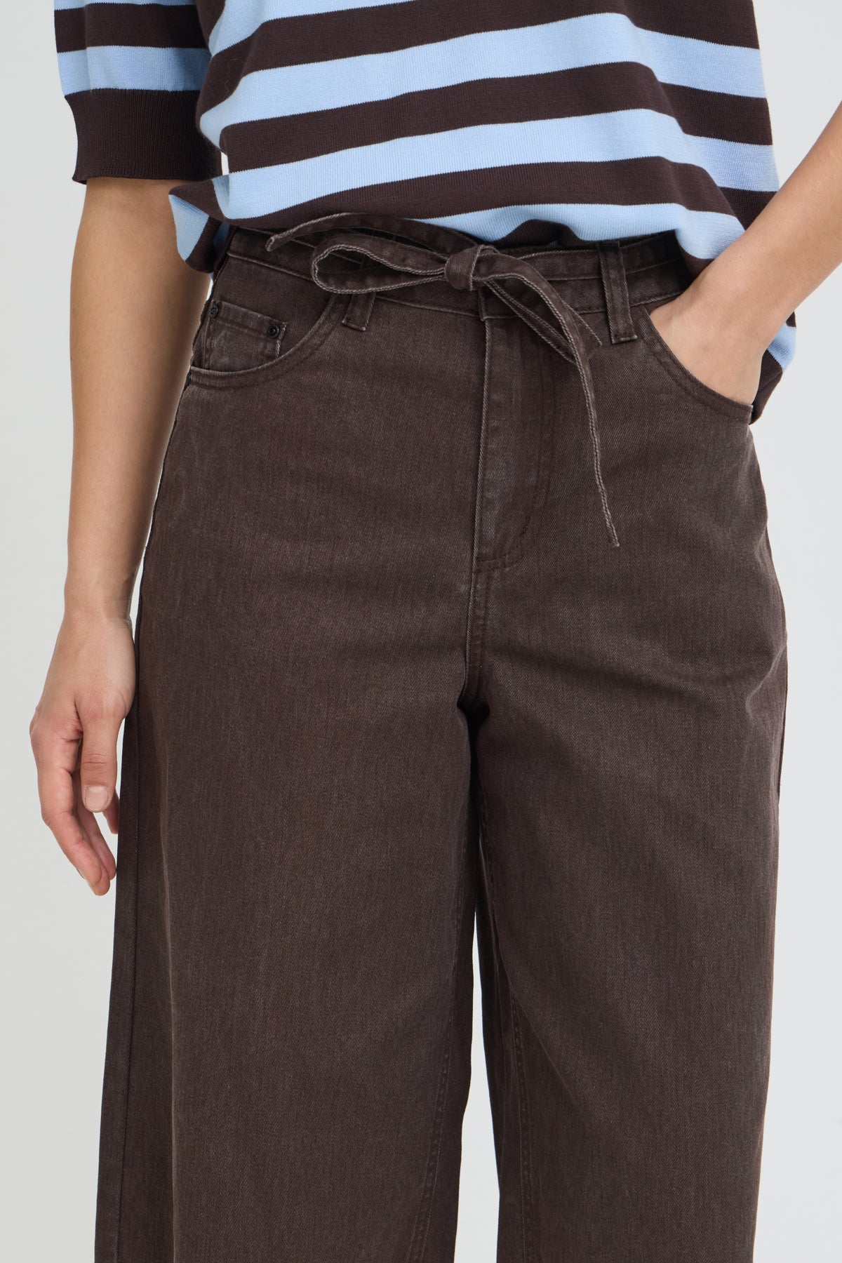 Short Lupina - B.young | Brun