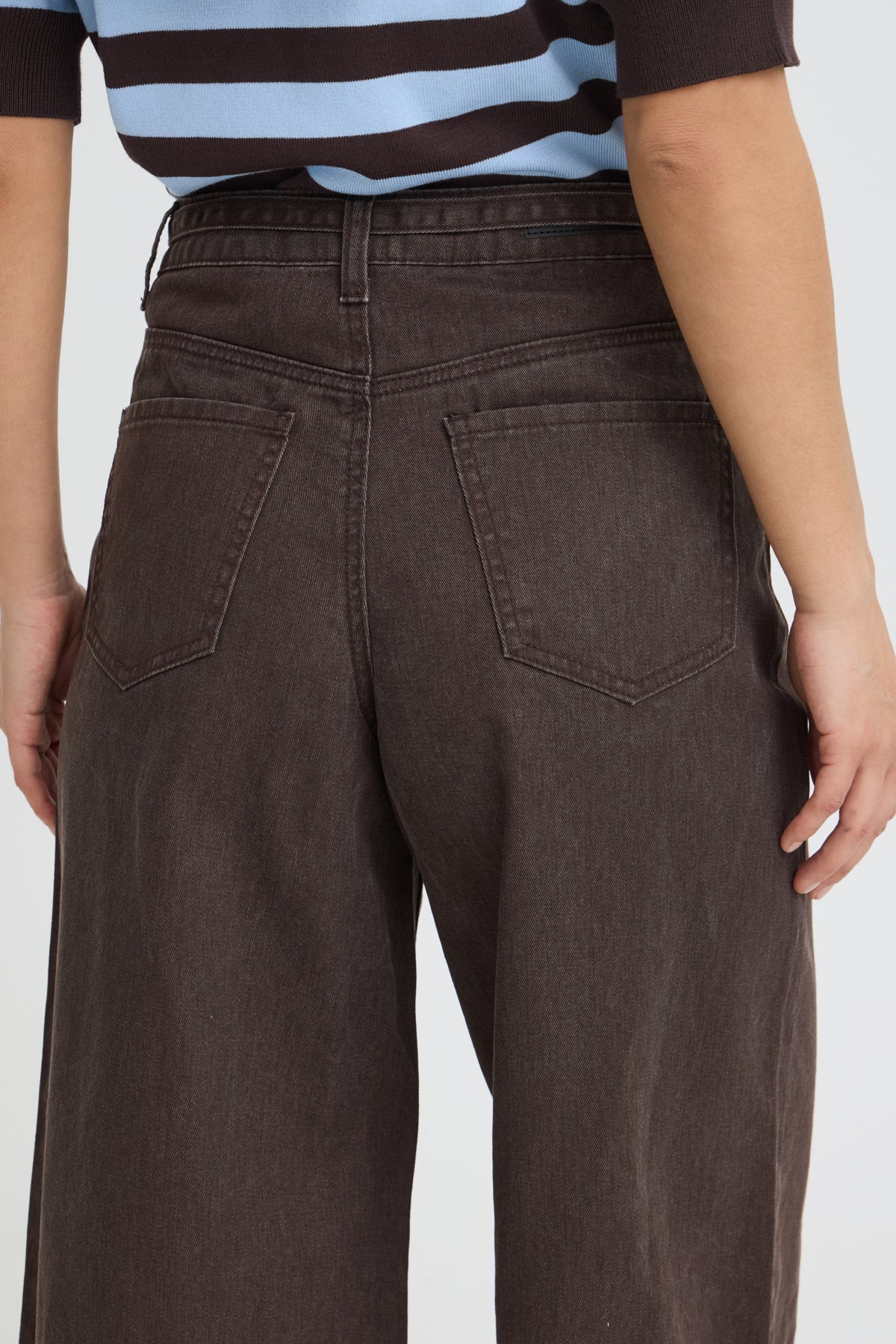 Short Lupina - B.young | Brun
