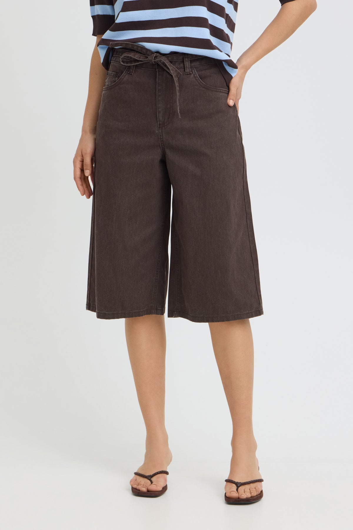 Short Lupina - B.young | Brun
